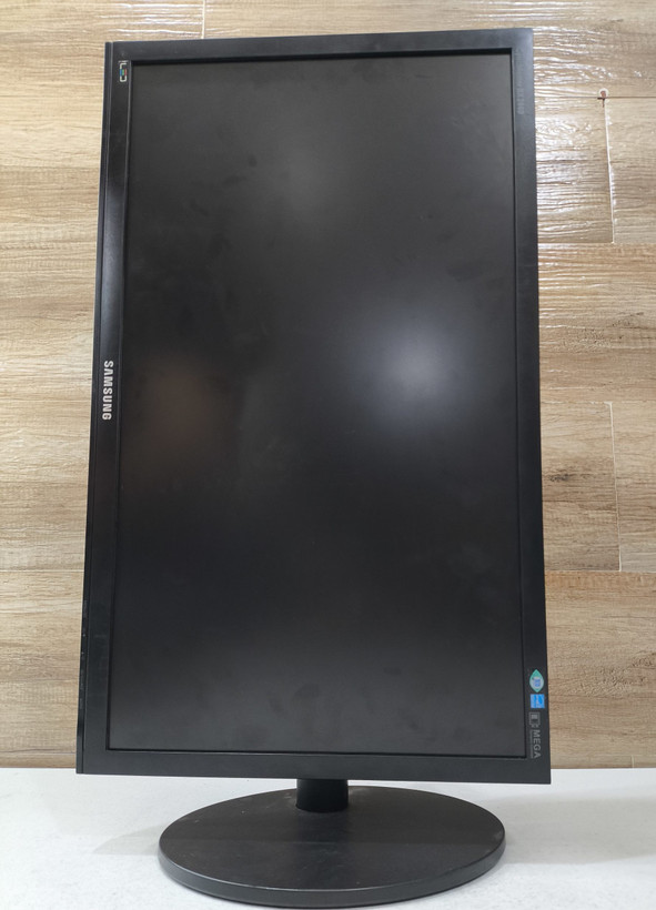 22 و 24 اینچ دارای پورت hdmi