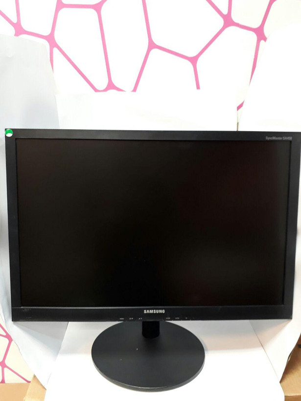 22 و 24 اینچ دارای پورت hdmi
